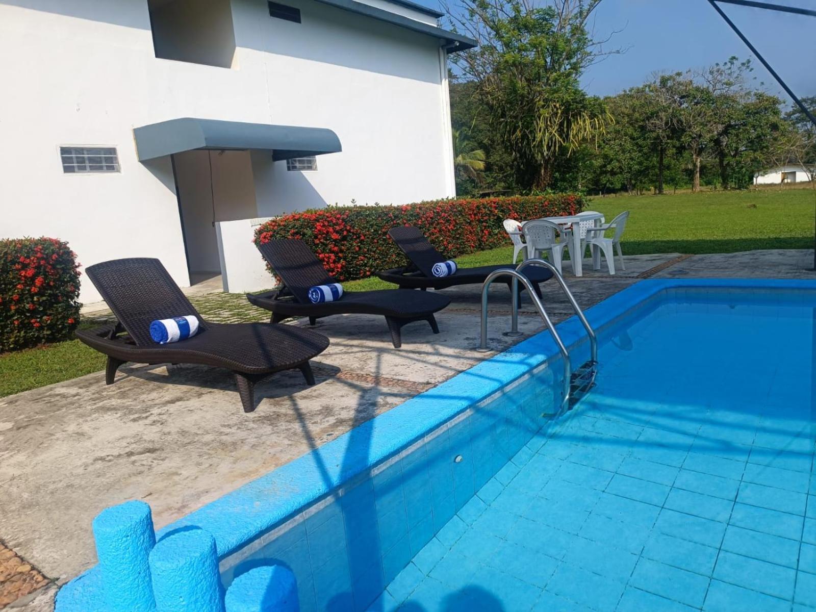 Hotel Los Leones Palenque Esterno foto